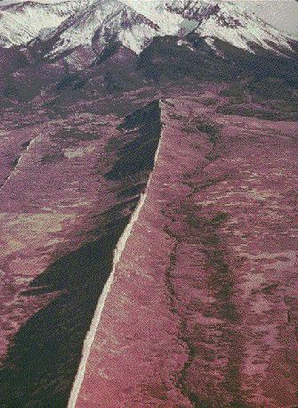 Large dike north of Spanish Peaks
